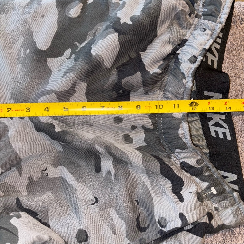 Nike Athletic Pants Sweatpants Camo Training Gray Black CU6200-010 Men's S - Picture 8 of 8